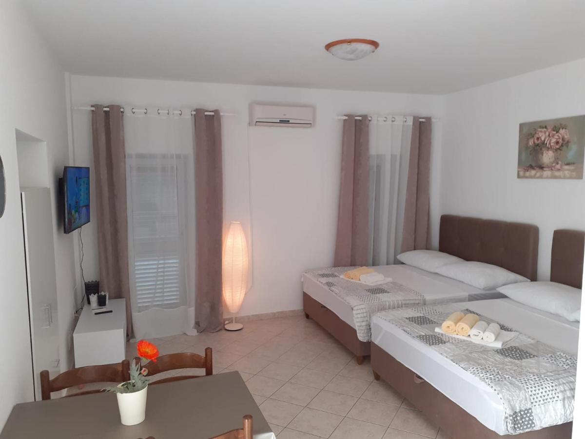 Apartments Vinea Baska Voda Exterior photo